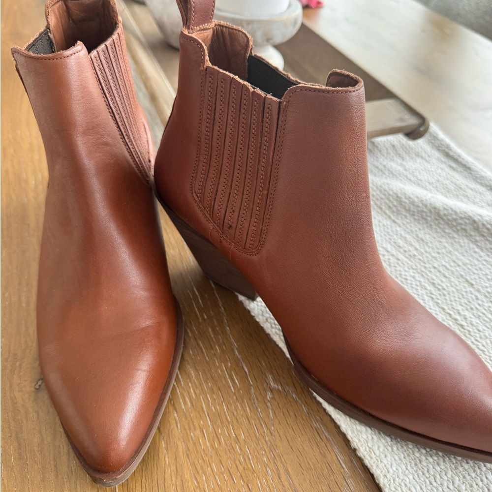 NWOT Portland Leather Patina Dakota Ankle Booties - Size 9